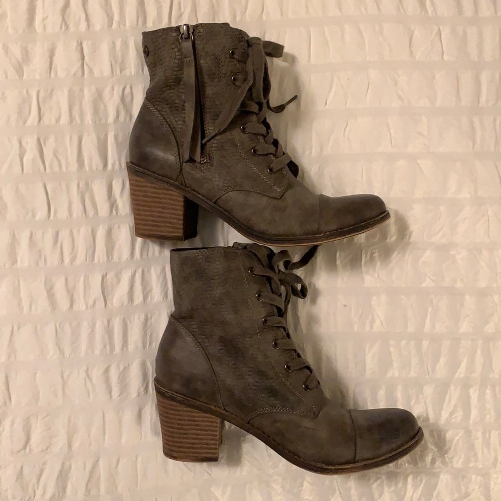Zip up grey/ashy brown short heeled boots